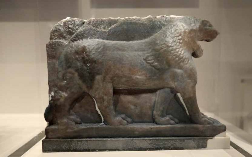 3D打印的古代摩苏尔狮子的娱乐作品在伦敦帝国战争博物馆展出。照片：AP.jpg
