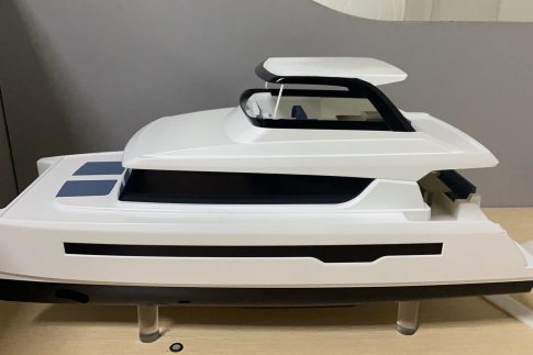 微缩游艇模型